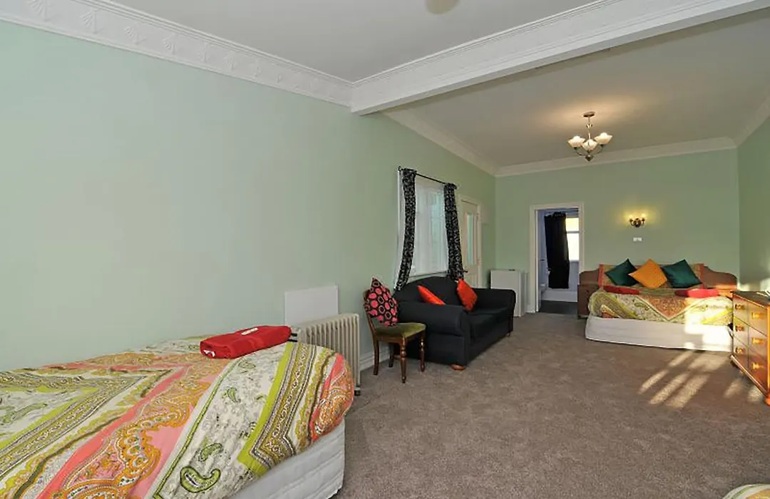 Richmond Guest House-1