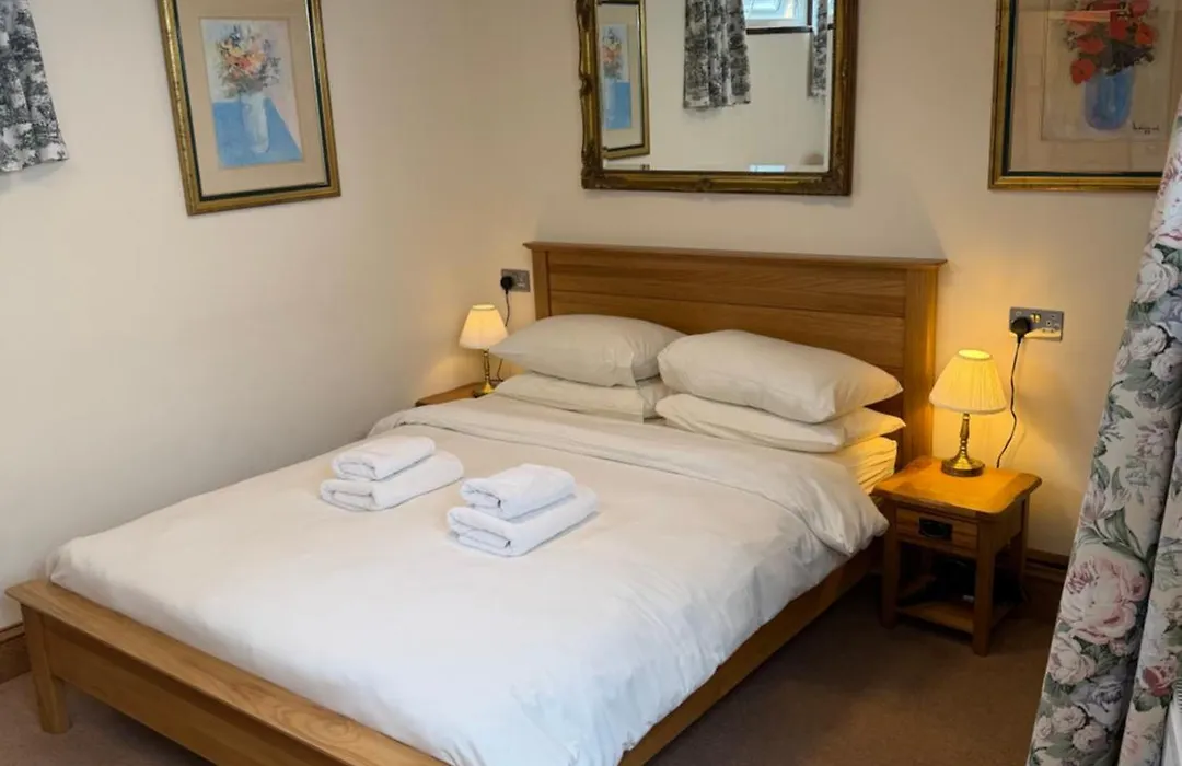Oakwood Bed And Breakfast Heathrow-1