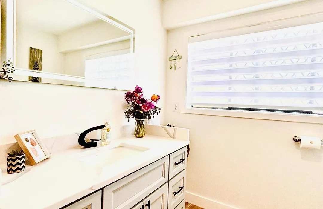 Oceanside Manor - Fancy Room - Golf Course & Beach View-1