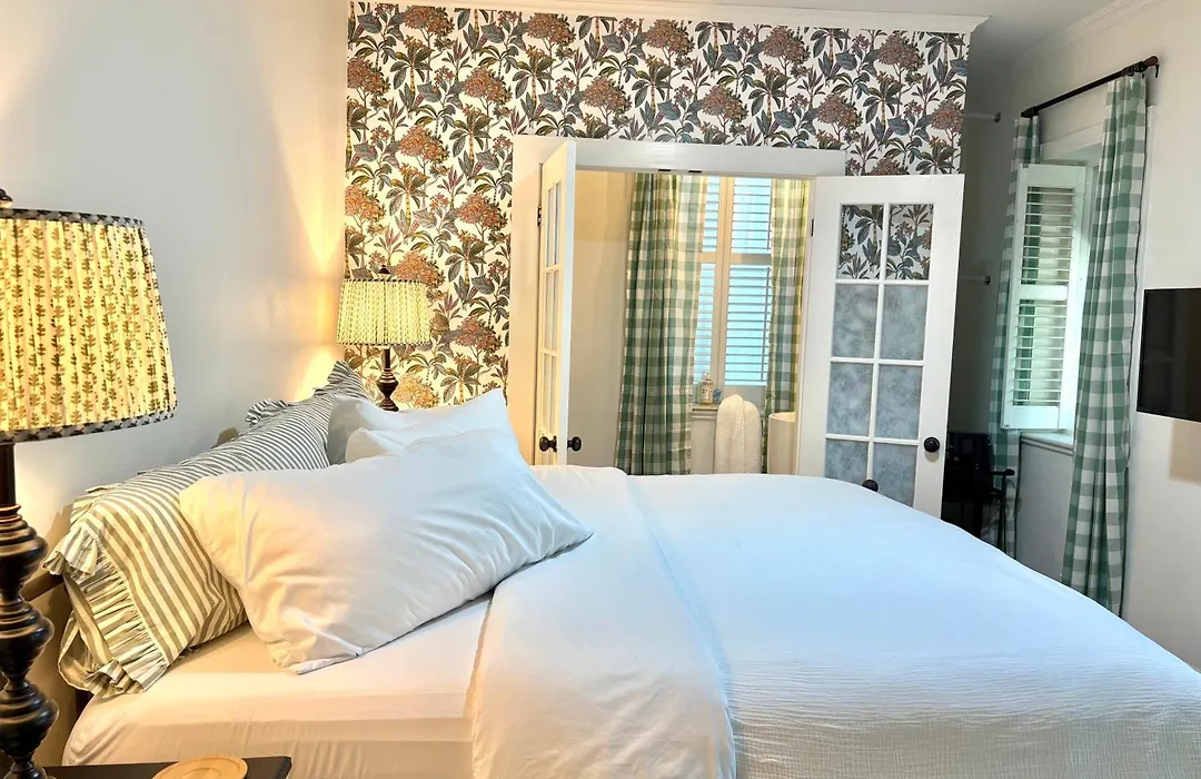 Plantation House Bed & Breakfast-1