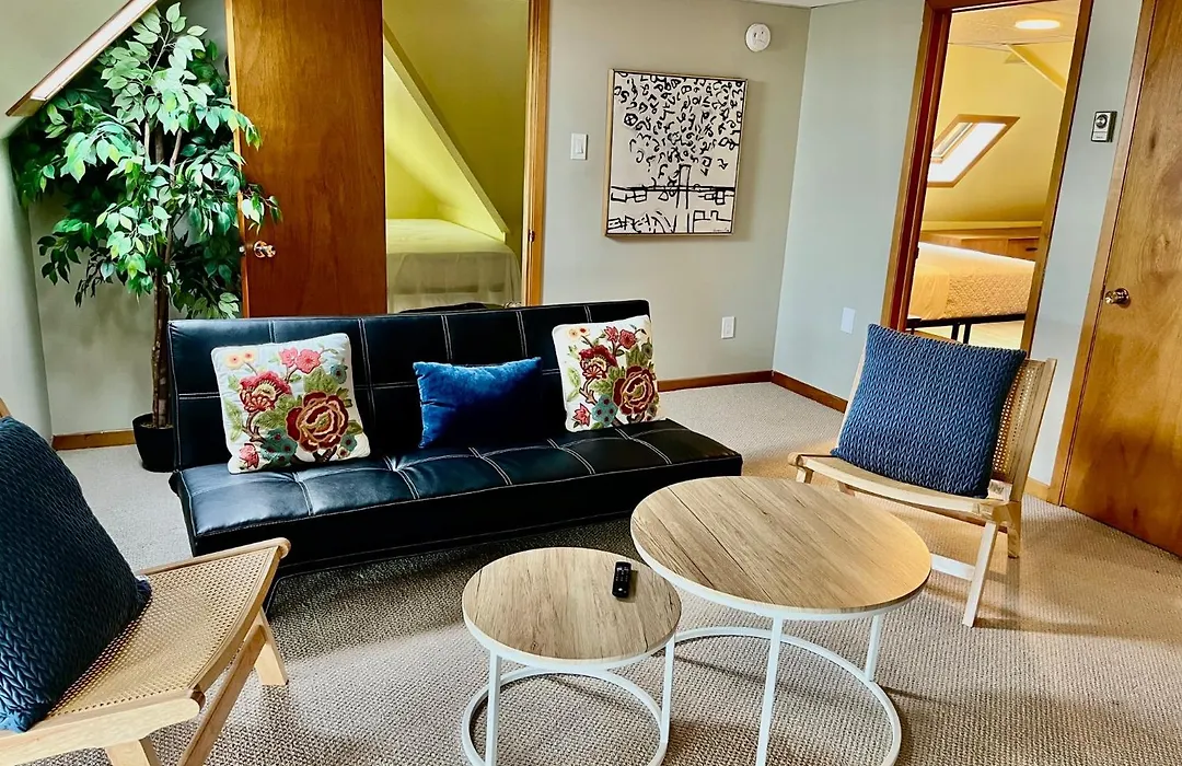 Hillside Landing B&B-1