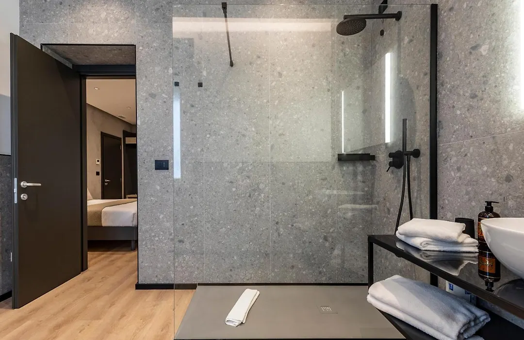 Corso 84 Luxury Suites-1
