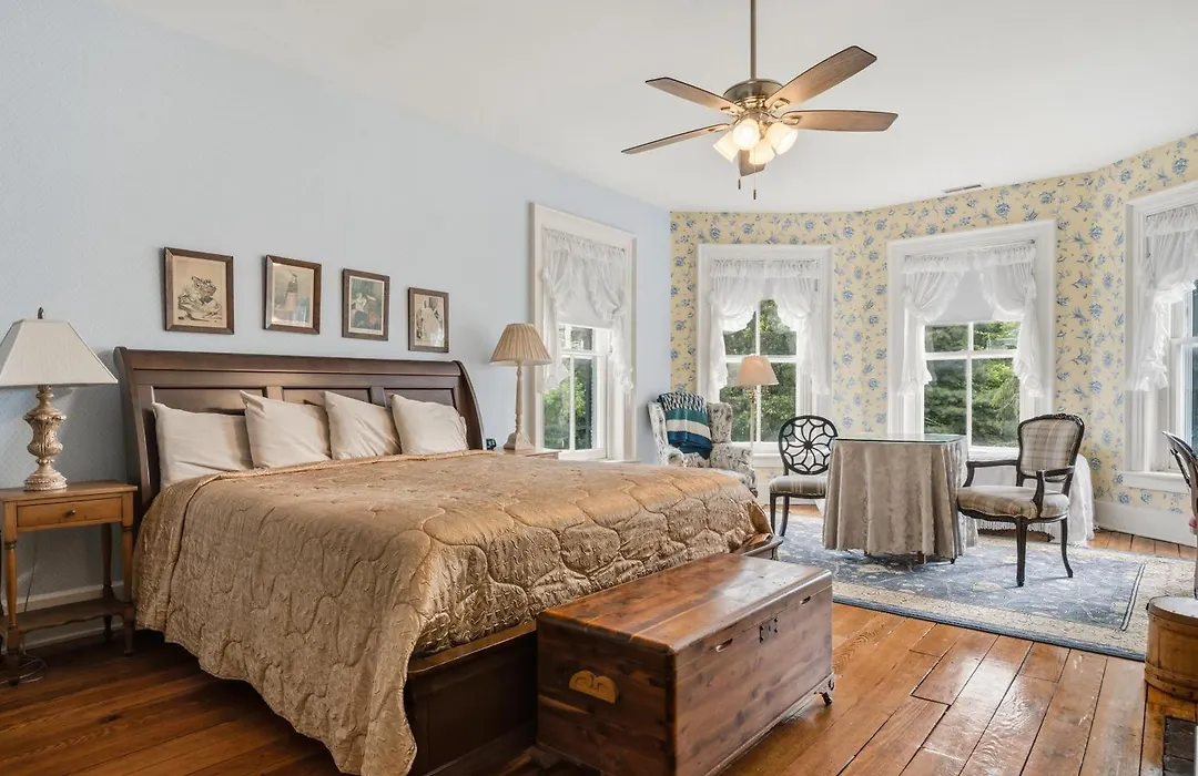 Rockwood Manor Bed & Breakfast-1