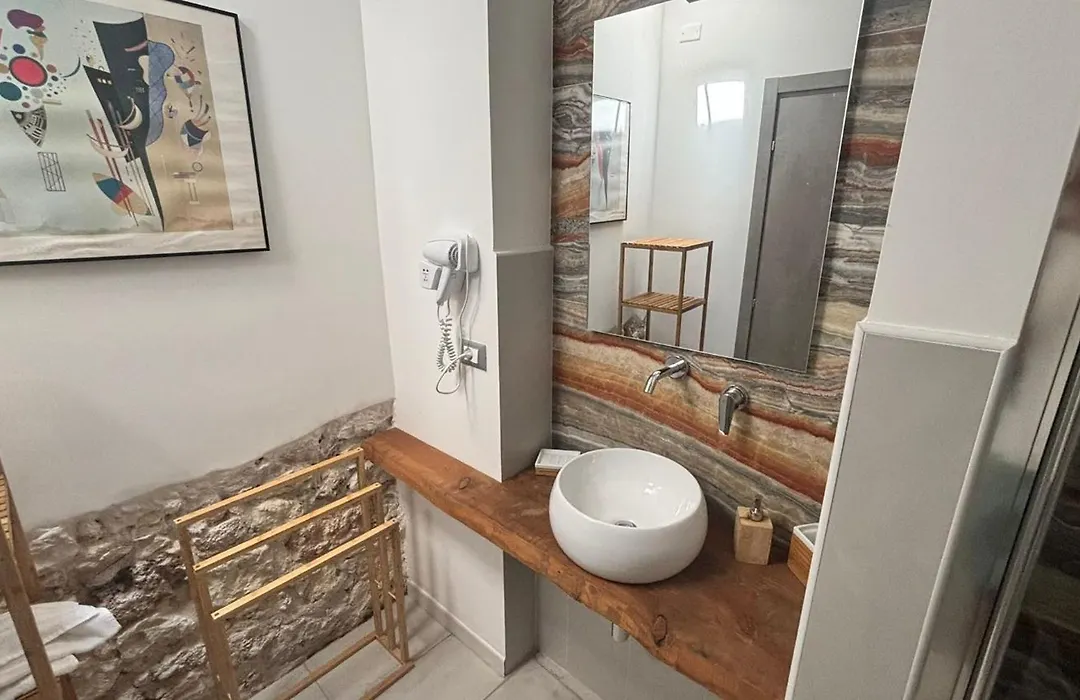Yllen Rooms-1