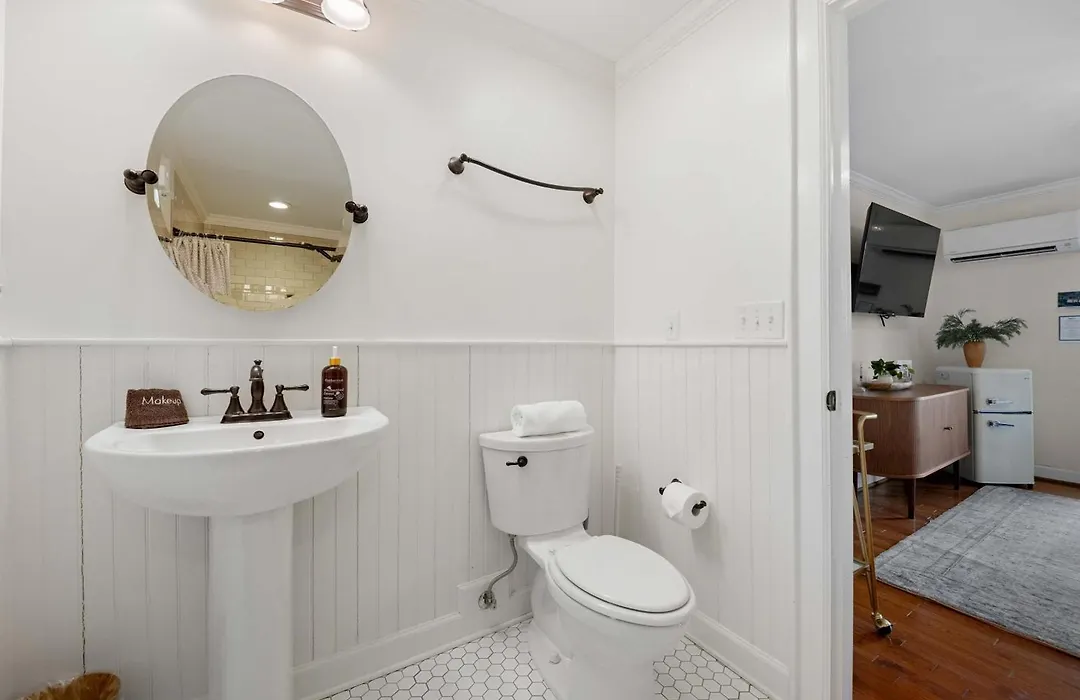 Historic Riverview Inn Suite Ten-1
