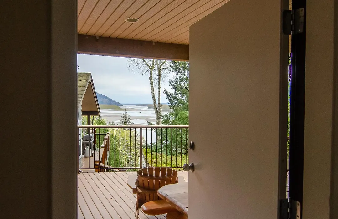 The Fraser River'S Edge B&B Lodge-1