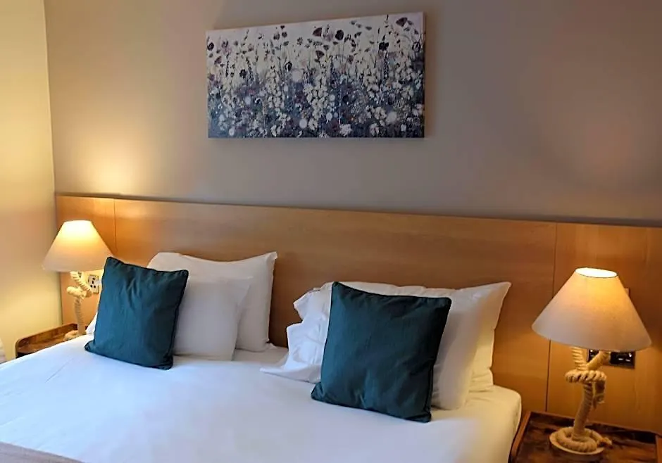 Crossways Inn-1
