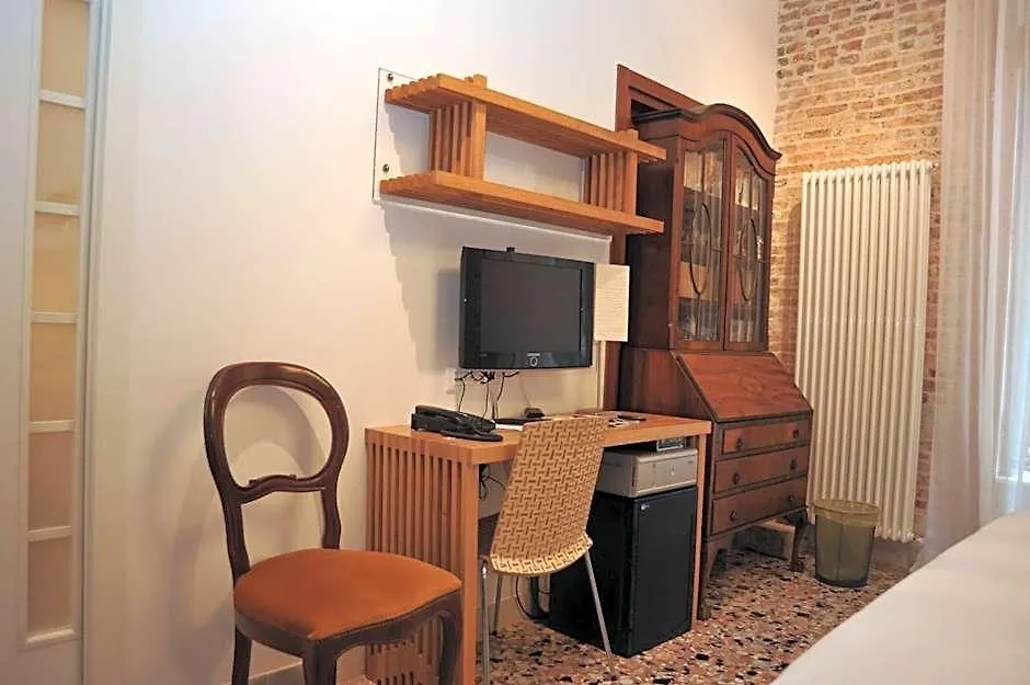 3C B&B-1
