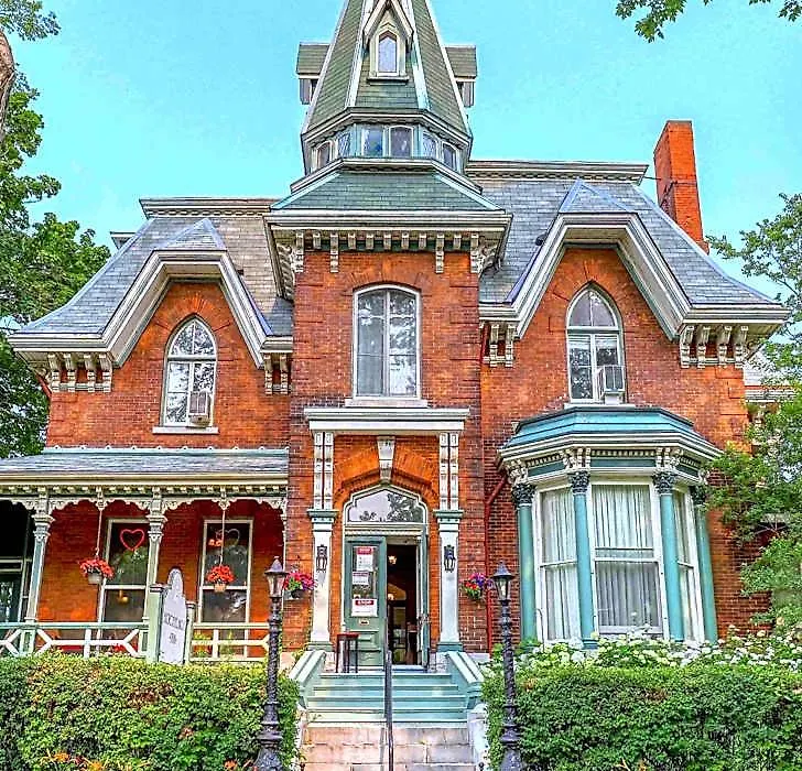 Hochelaga Inn-1