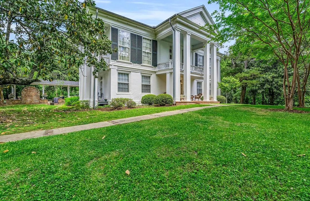 The Montgomery B&B-1