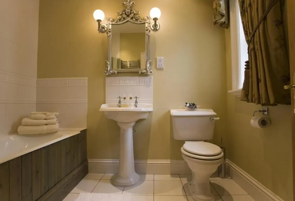 West Longridge Manor B&B-1