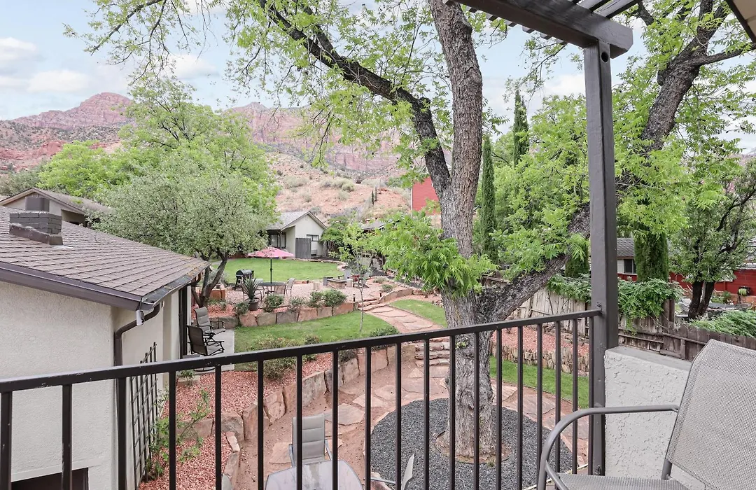 Red Rock Inn Cottages-1