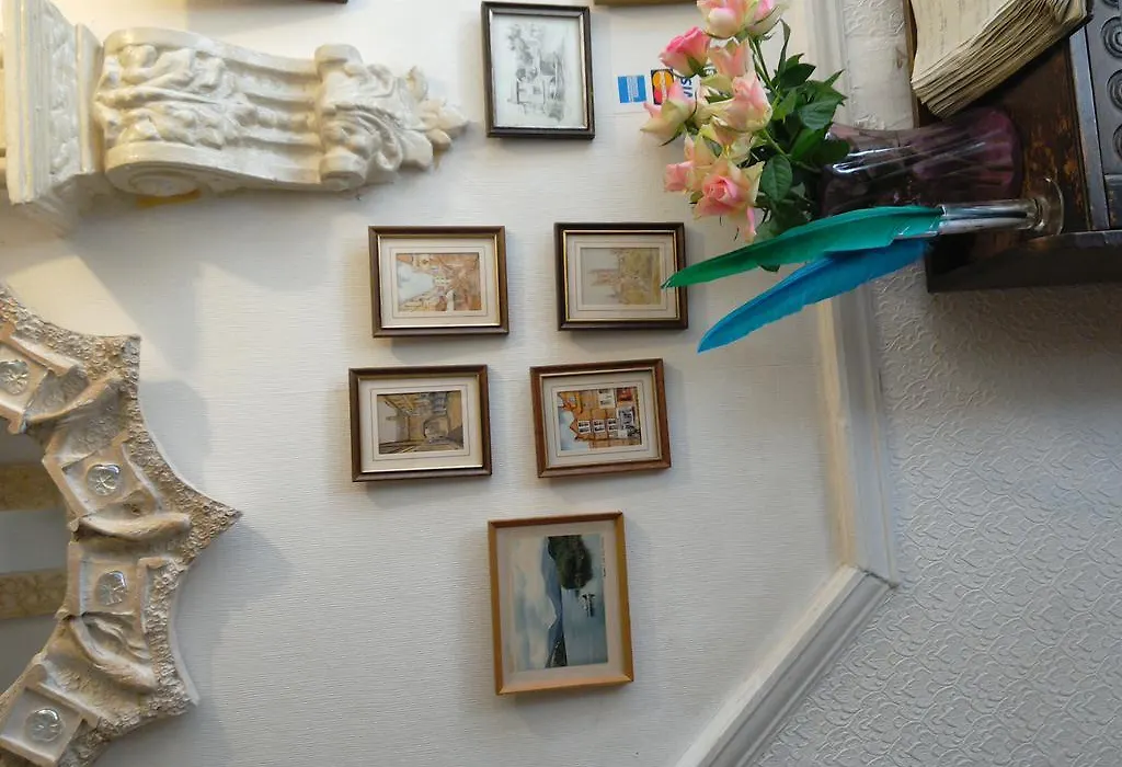 Brooklands Guest House-1