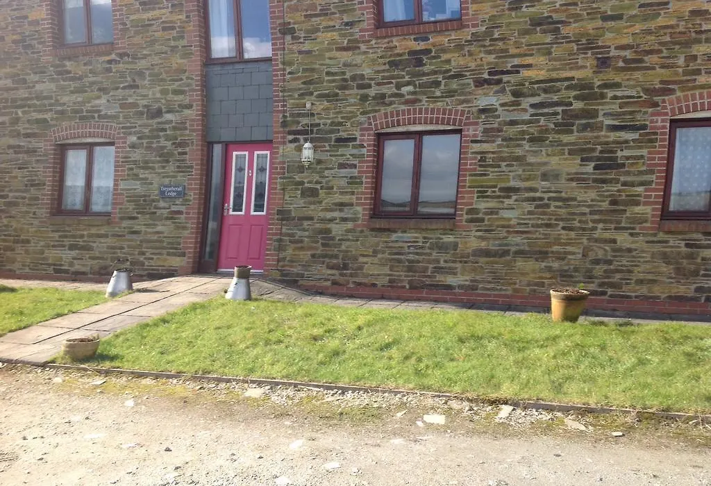 Tregatherall Lodge-1