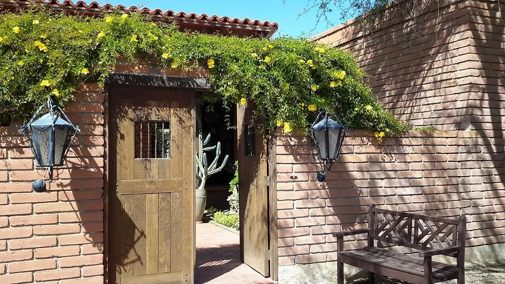 Desert Trails Bed & Breakfast-1