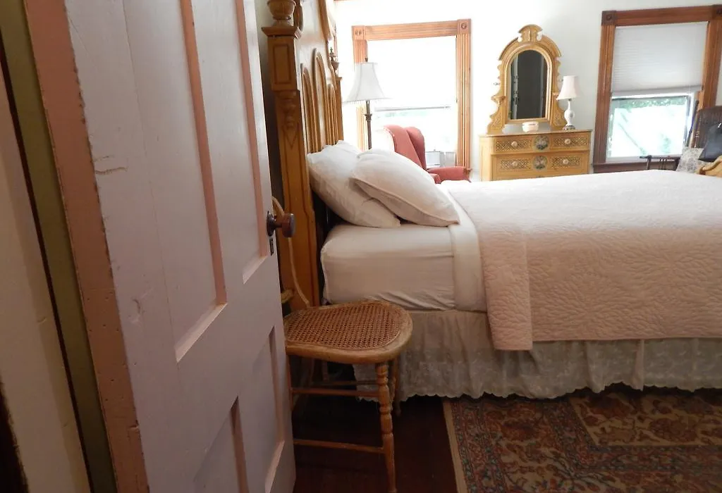 Beechwood Inn B&B-1