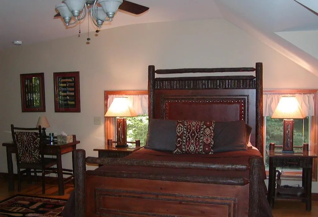 Cooperstown Lakeview Lodge-1