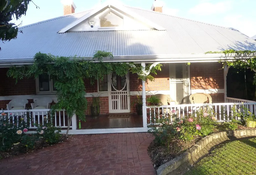 Lakeside Bed & Breakfast-1