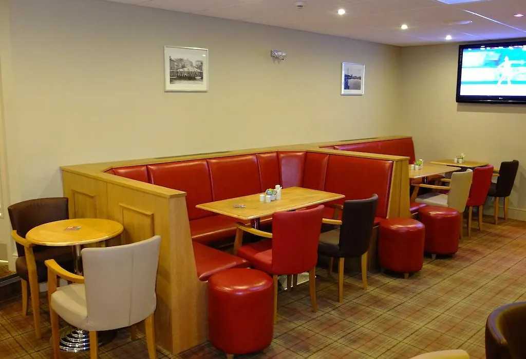 The Golden Lion Hotel-1
