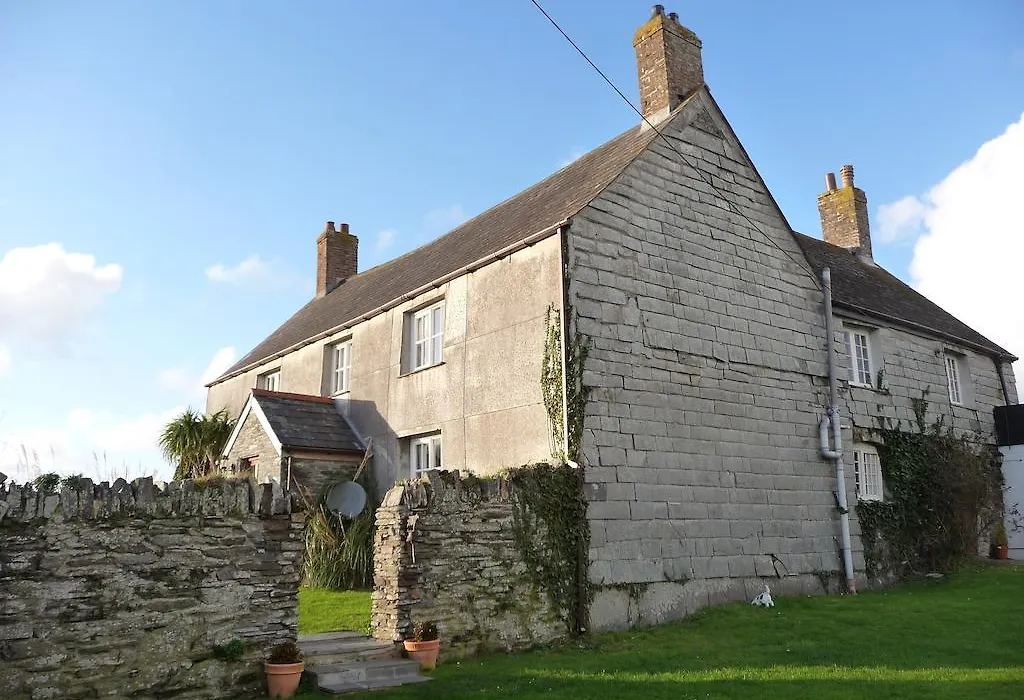 Lellizzick Farmhouse-1
