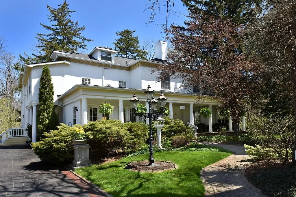 Brockamour Manor Bed And Breakfast-1