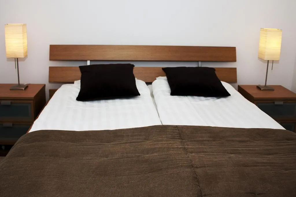 Bed&Breakfast 33-1
