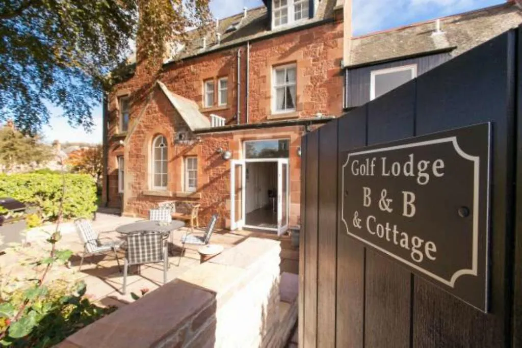 Golf Lodge Bed & Breakfast-1