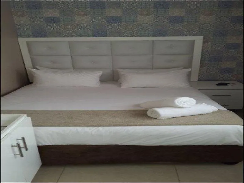 Calabash Inn Guesthouse-1