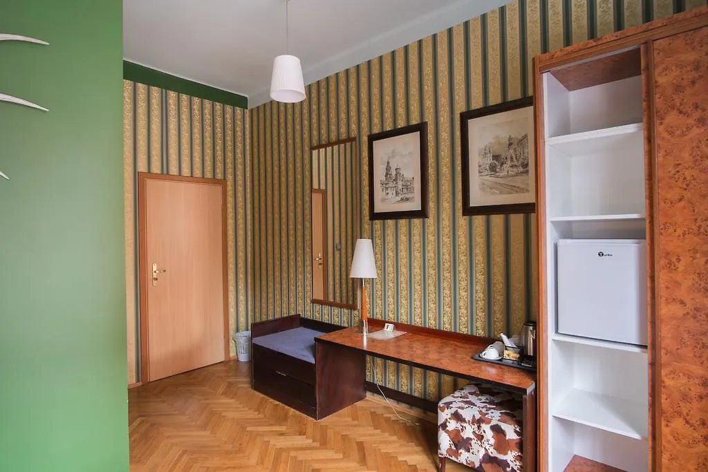 Finger Guest Rooms-1