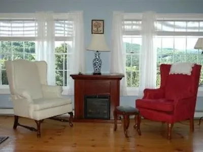 Apple Hill Inn-1