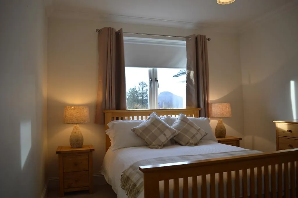 Brae Cottage-1