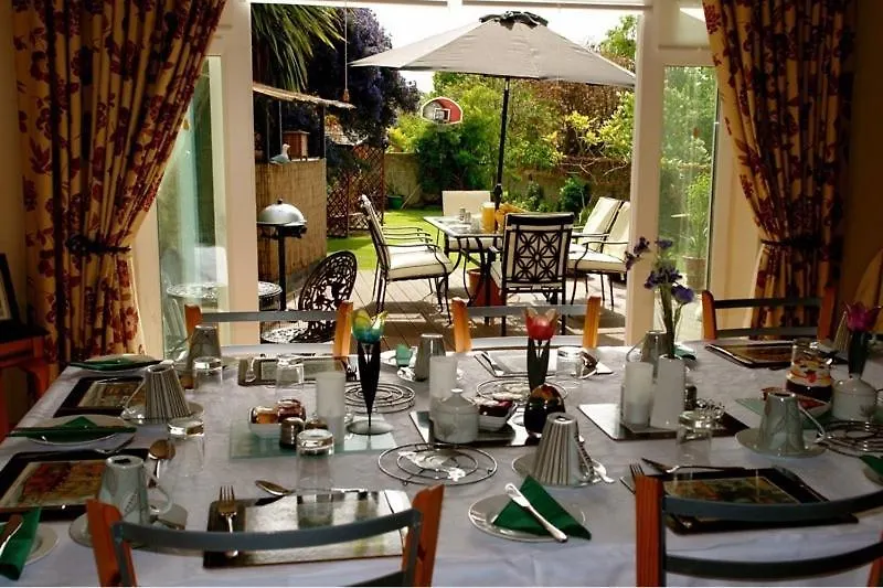 Annandale House-1