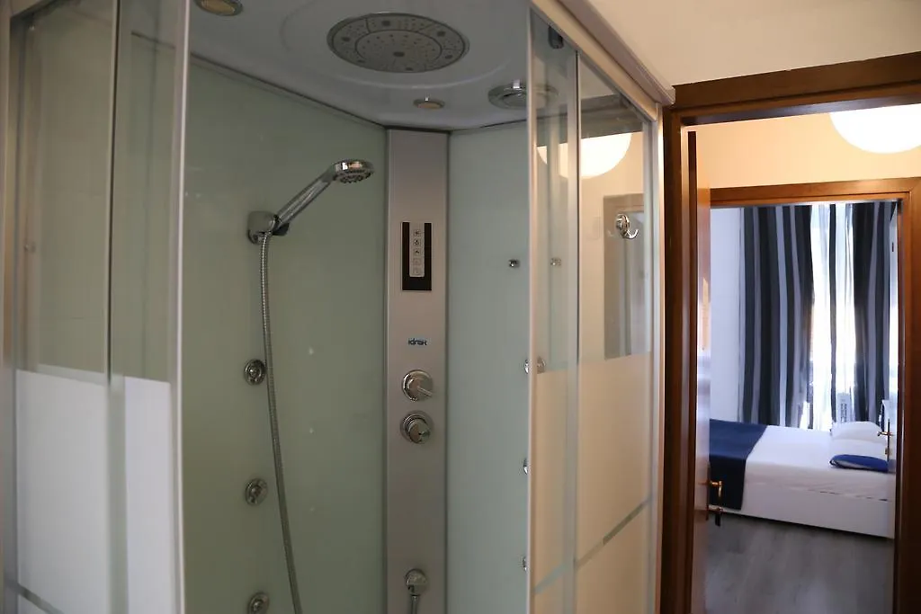 B&B Porto Vecchio ROOMS - Stazione Centrale Trieste-1