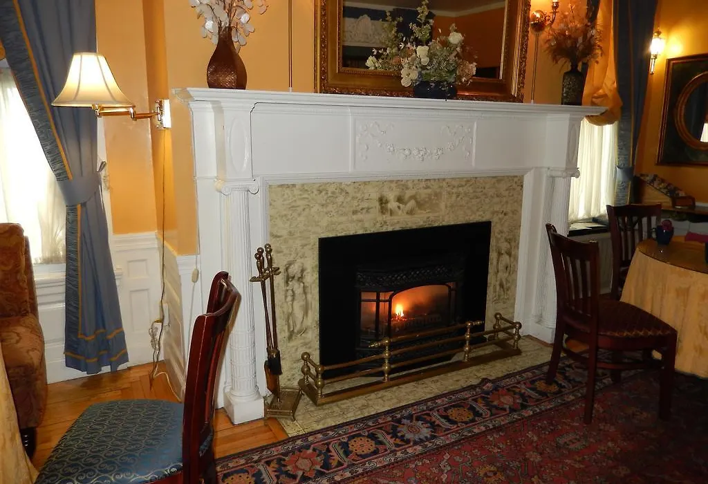 A Cambridge House Inn-1