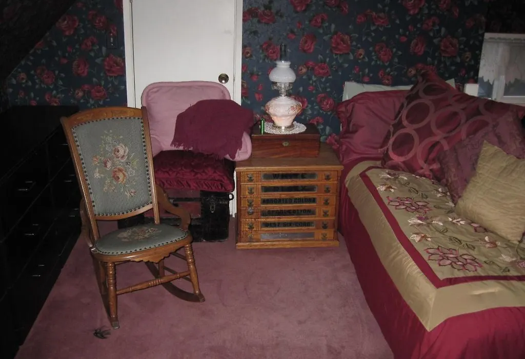 Mildred'S Bed & Breakfast-1