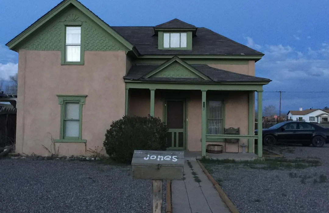 Indiana Jones Bed And Breakfast-1