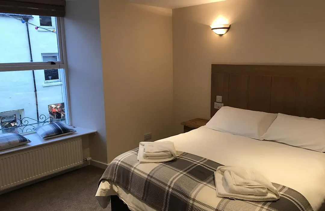 Caledonian Hotel-1