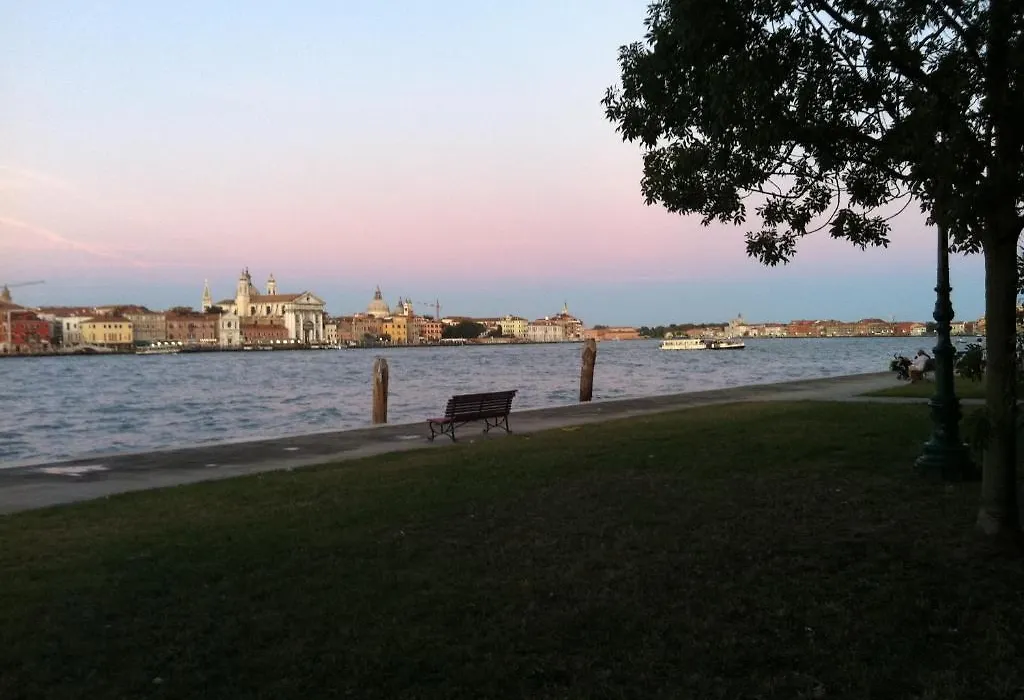 Venice Home-1