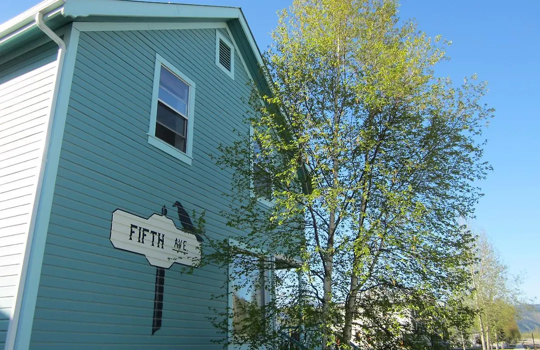 5Th Avenue Bed & Breakfast-1