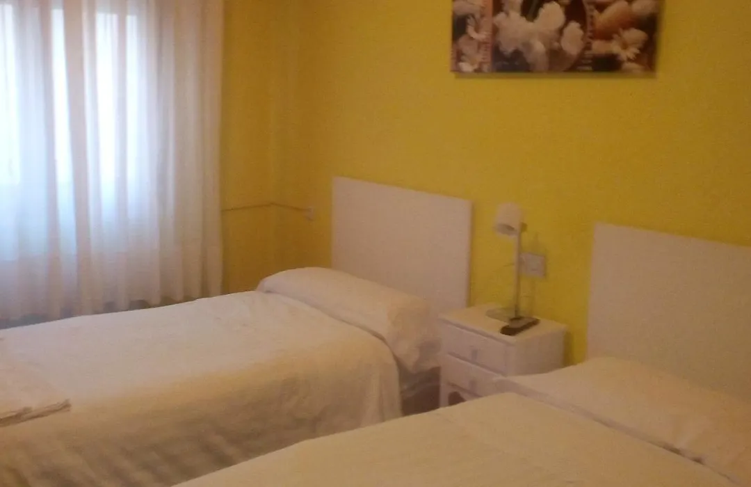 Pensión Room Pamplona-1