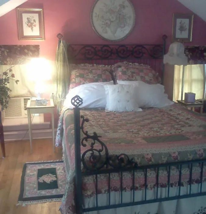 Living Spring Farm Bed & Breakfast-1