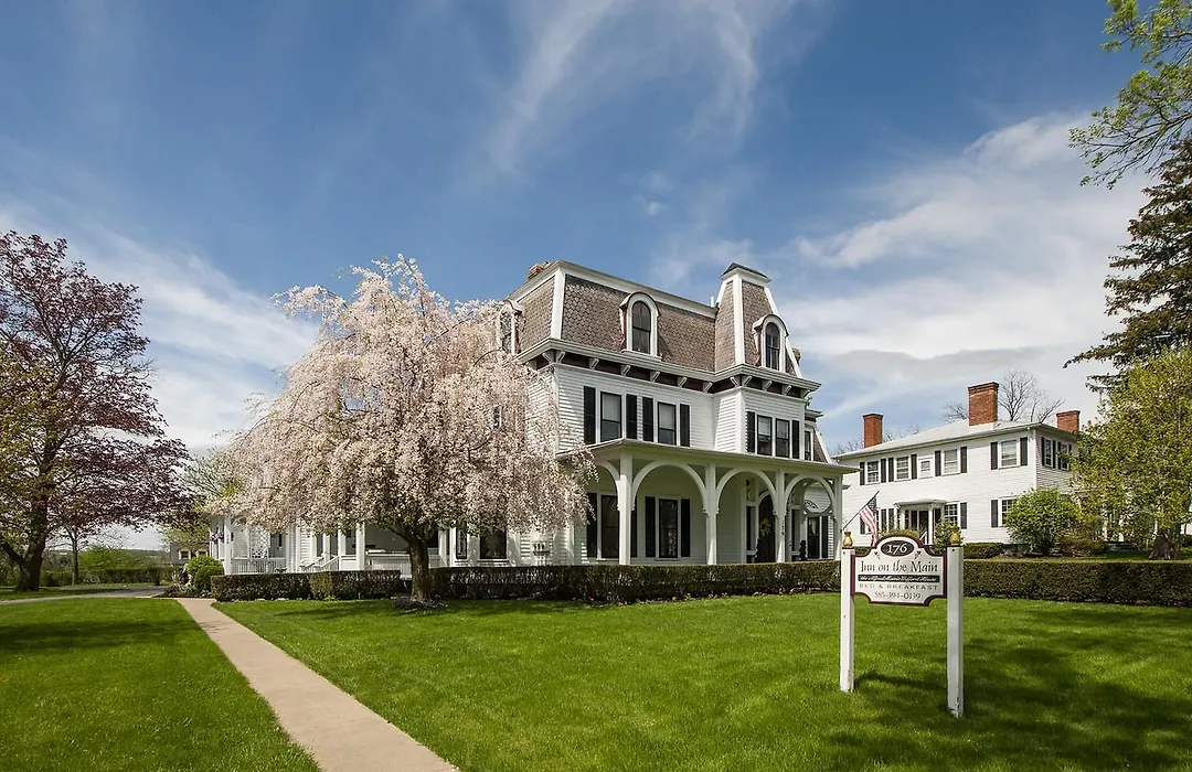 1840 Inn On The Main Bed And Breakfast-1