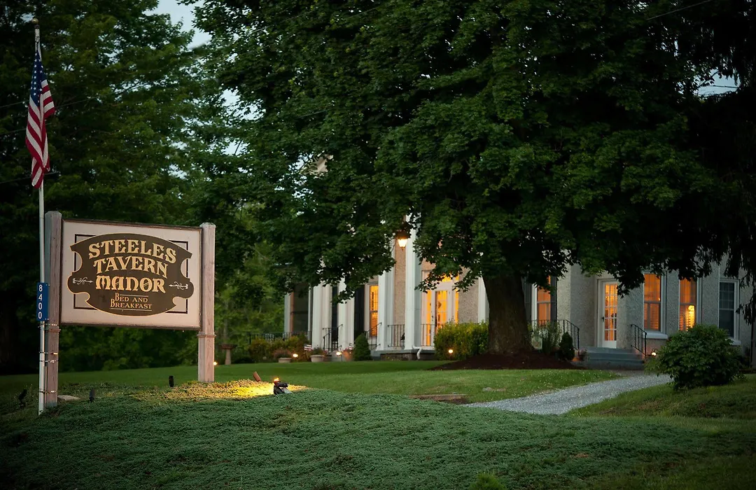 Steeles Tavern Manor Bed & Breakfast-1