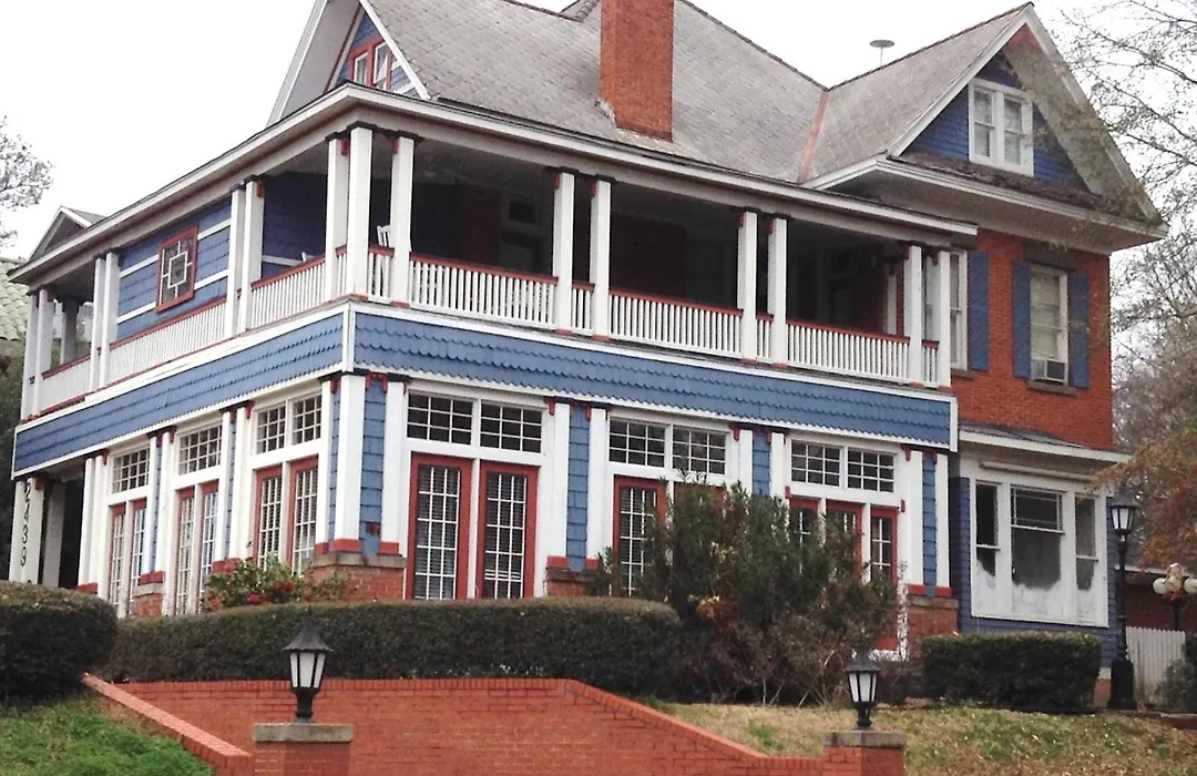 2439 Fairfield "A Bed And Breakfast"-1