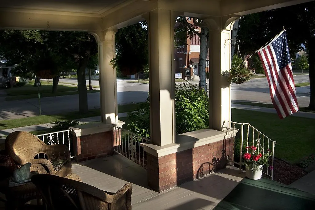 Red Forest Bed And Breakfast Inn-1