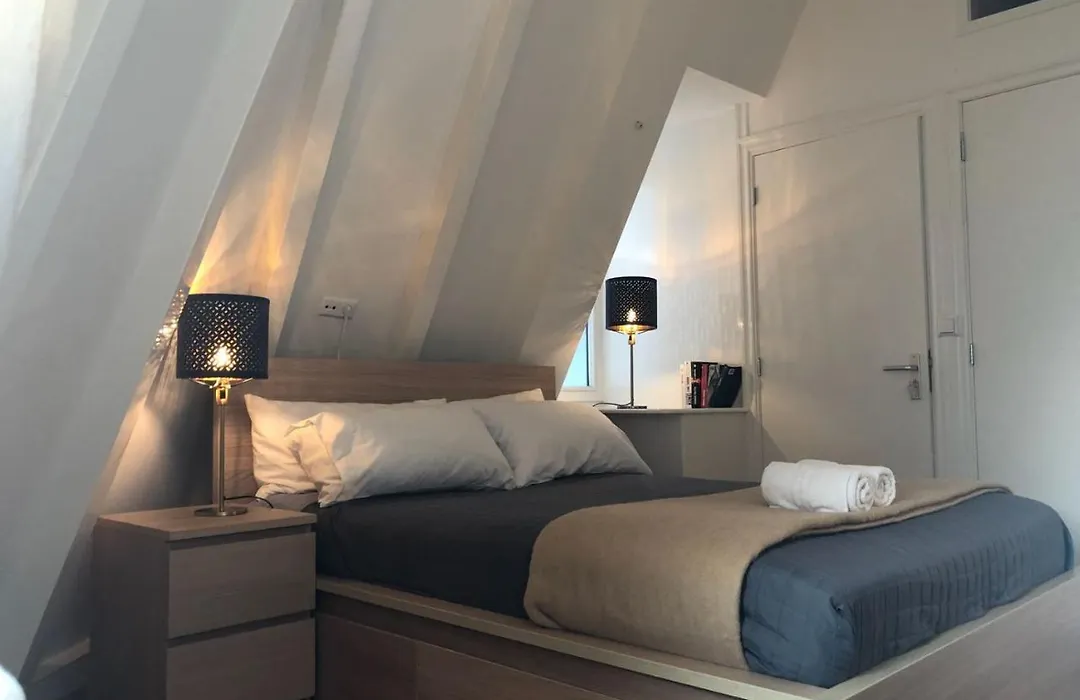 A'Dam Centre Chic-1