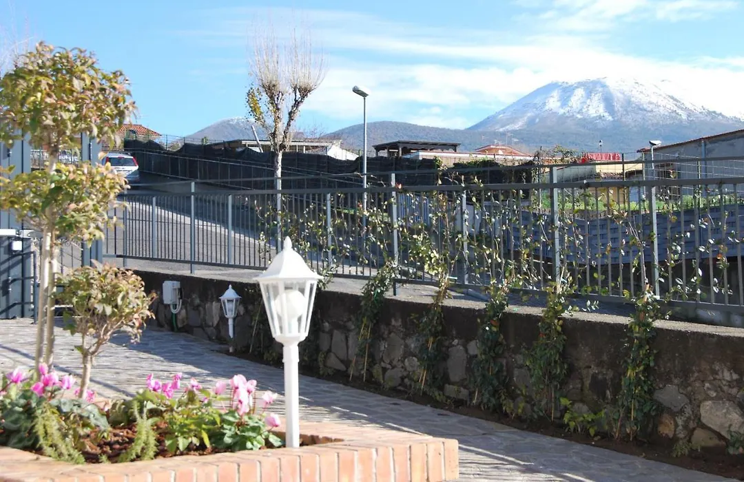 Il Giardino Dei Glicini-1
