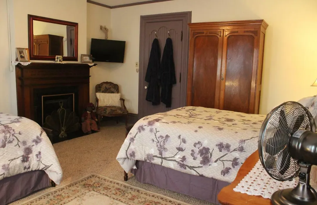Spencer House Bed & Breakfast-1