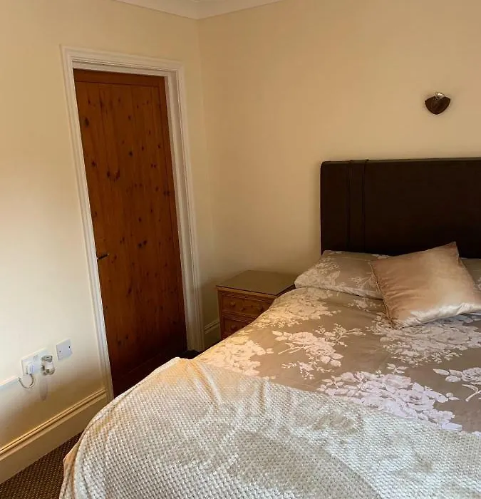 Oakrooms-1