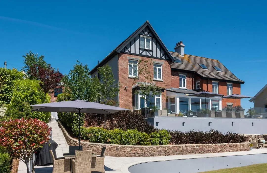 The Dartmouth Boutique B &B-1